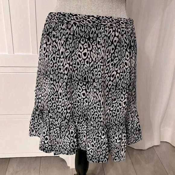 MICHAEL KORS Animal Print Ruffled Skirt, Size M - Picture 4 of 13